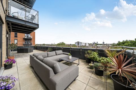 Bowthorpe Court, Colonnade Gardens, Acton W3