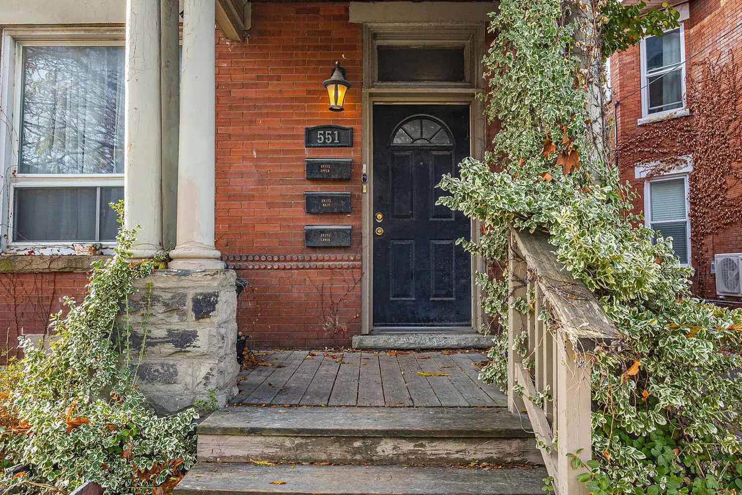 551 Adelaide Street photo 2