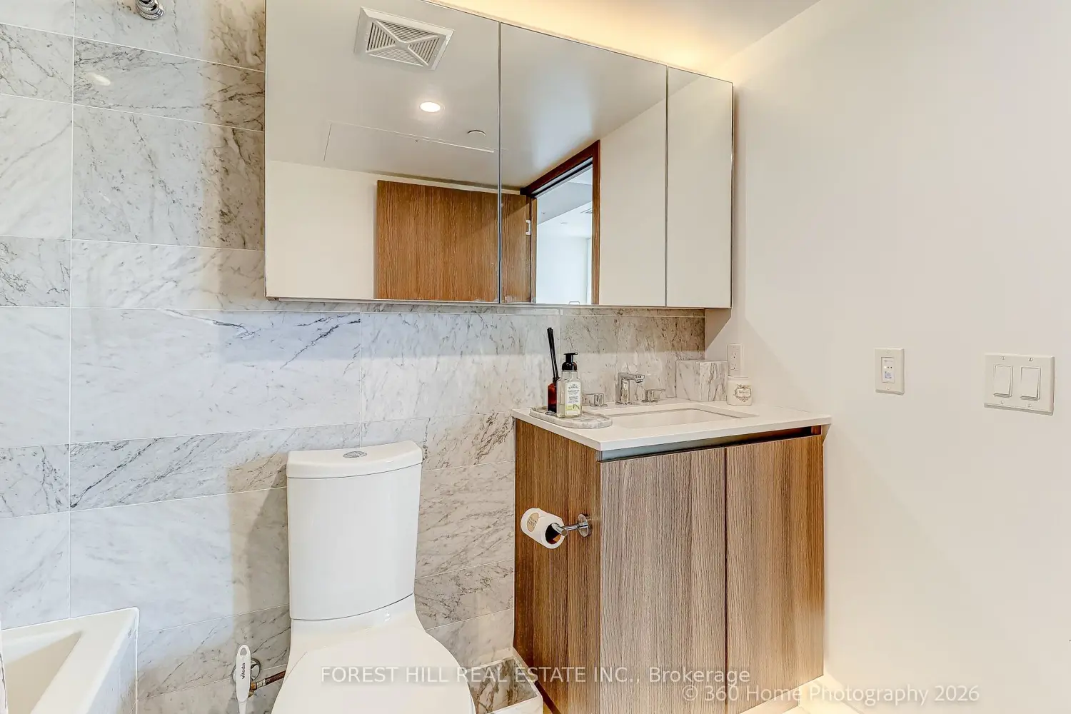 Additional image 8 of 17 Bathurst Street 1215