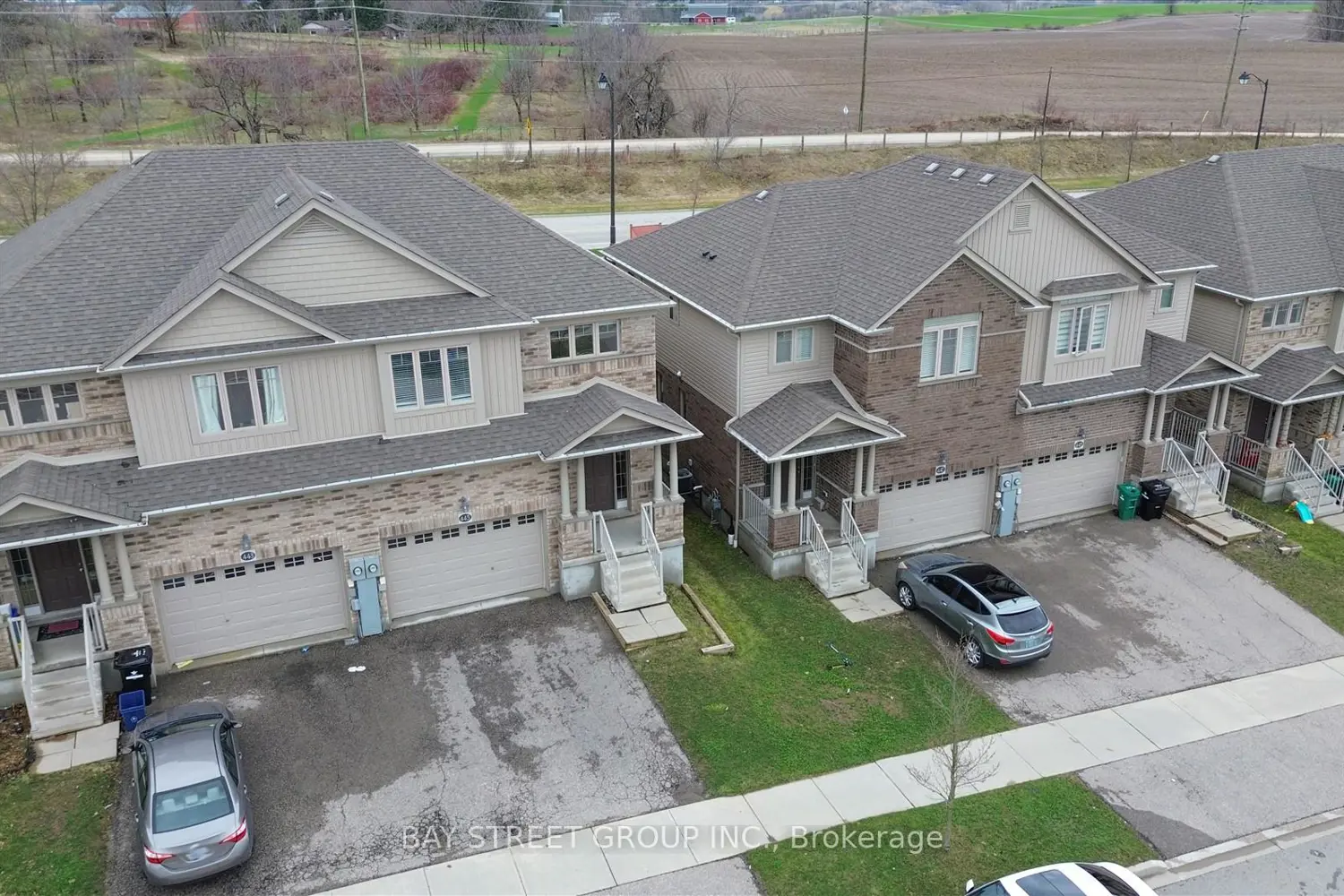 445 Avens Street photo 2