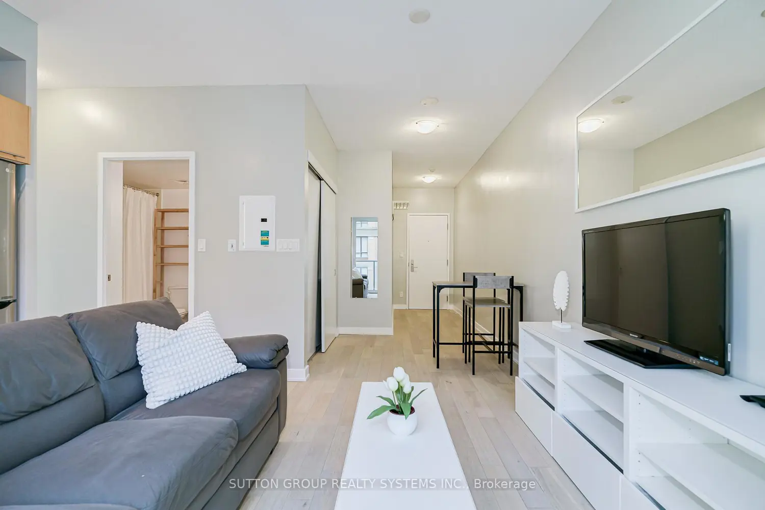 Additional image 6 of 126 Simcoe Street 1307