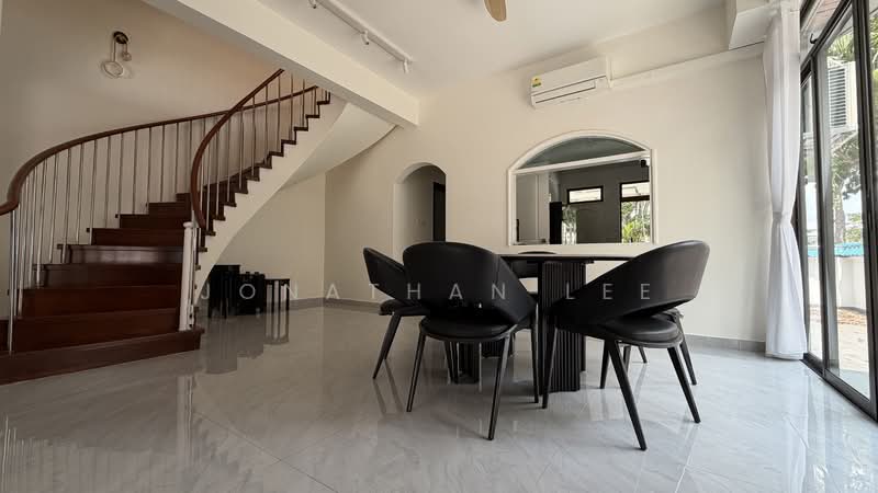 Palmville Terrace photo 3