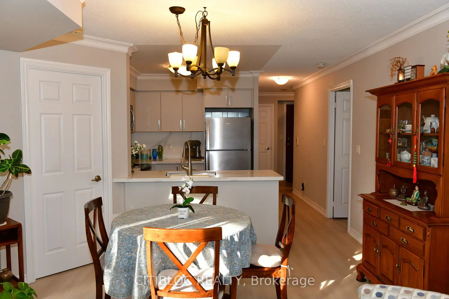Additional image 3 of 310 Burnhamthorpe Road 213