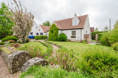 25 Johnsburn Road, Balerno, Edinburgh EH14