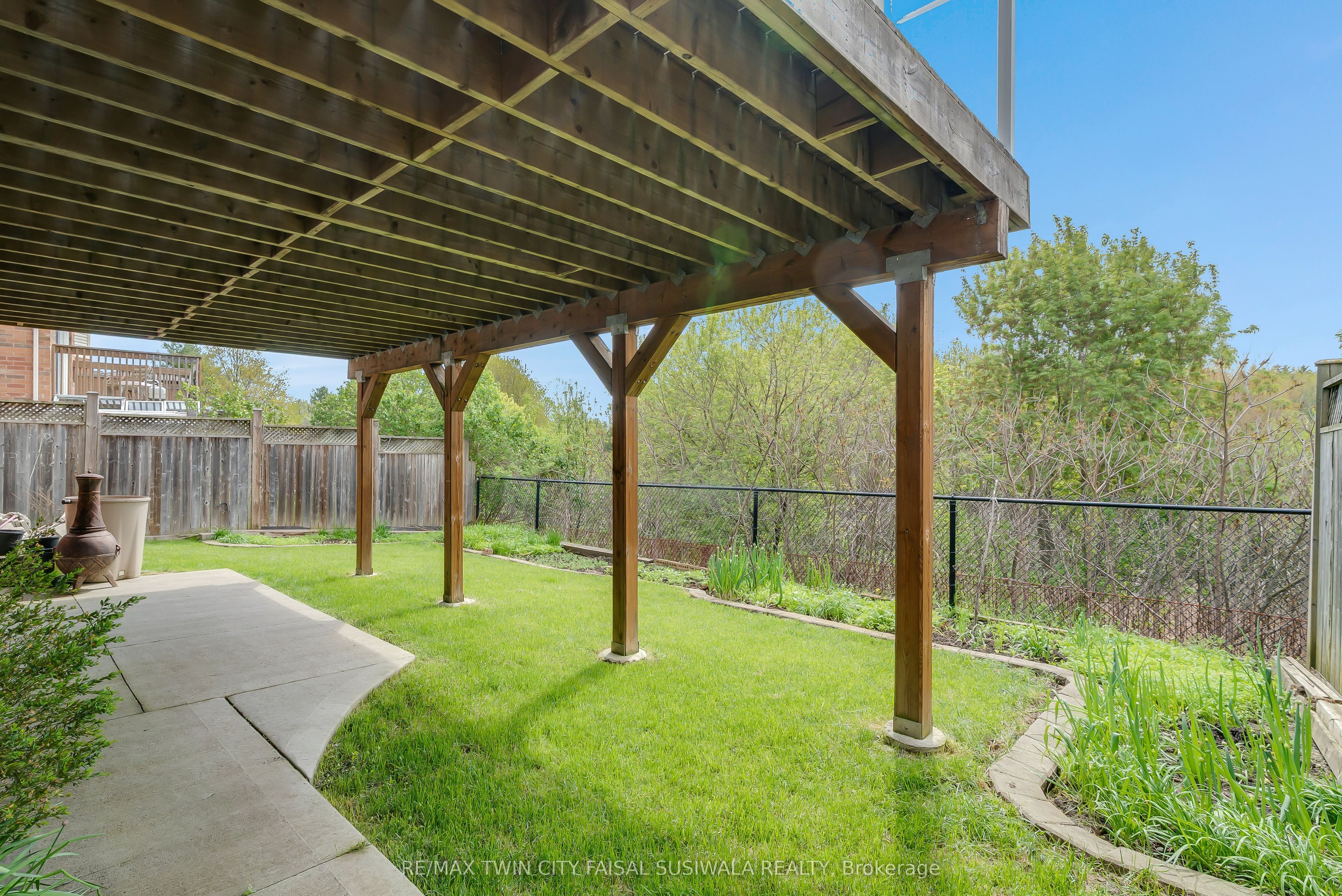 27 Glazebrook Crescent, Cambridge, ON, N1T 2H7 photo 3