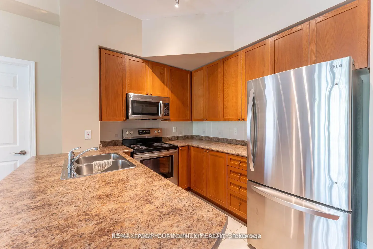 Additional image 8 of 11121 Yonge Street 110