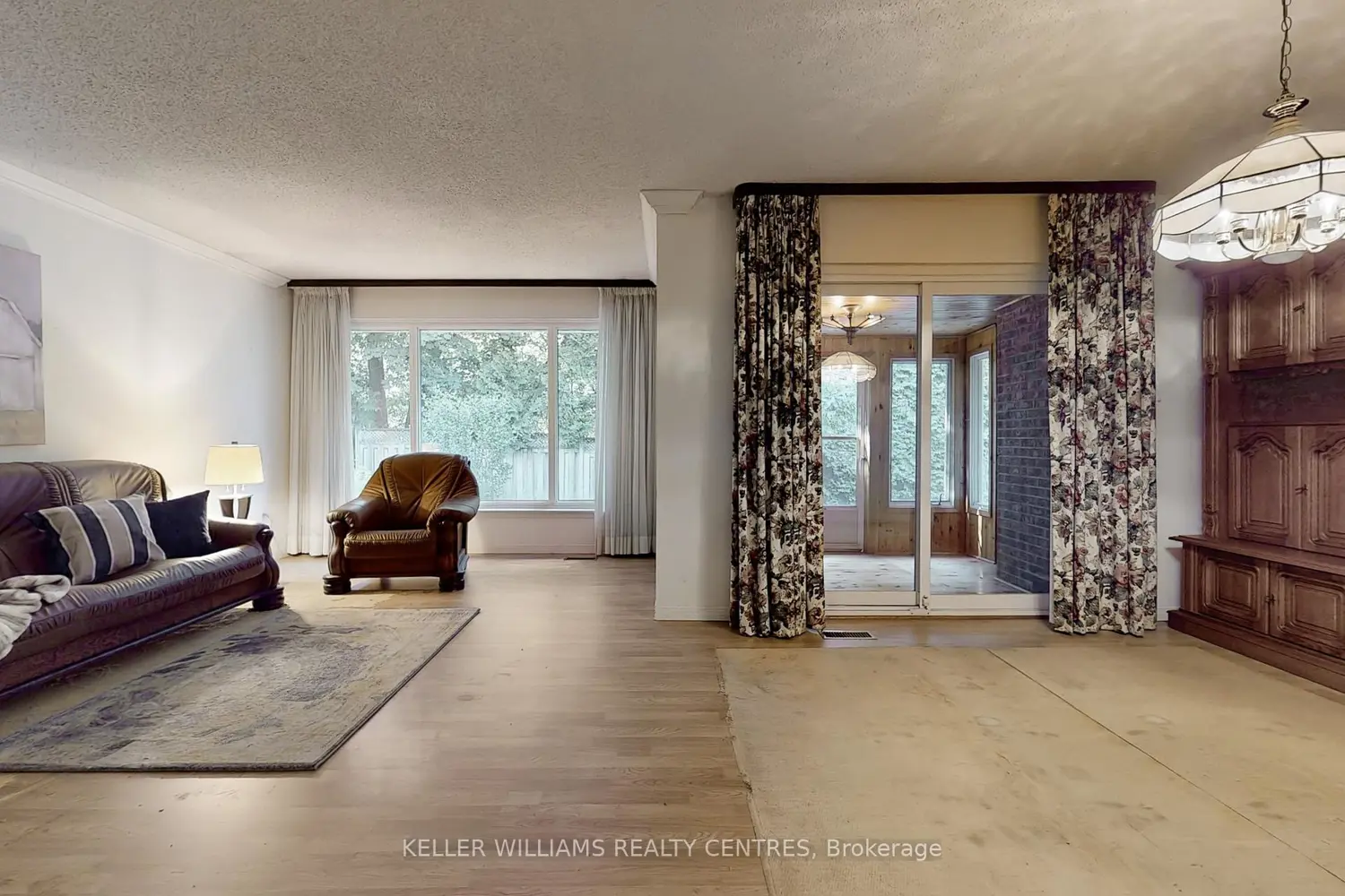27 Hawthorne Lane photo 5