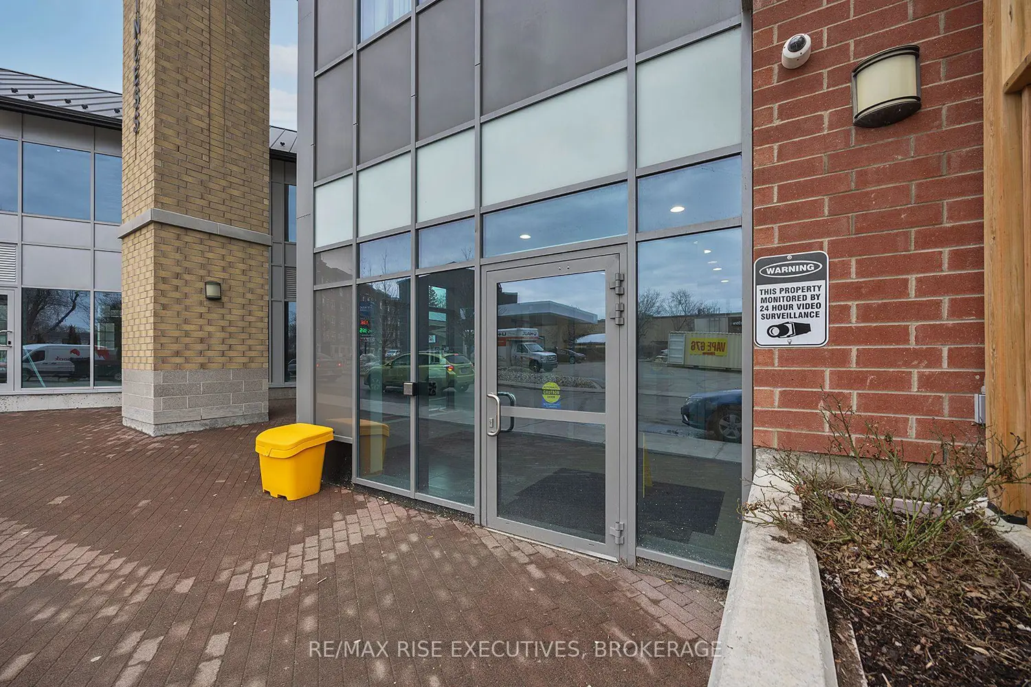 Additional image 2 of 652 Princess Street 423