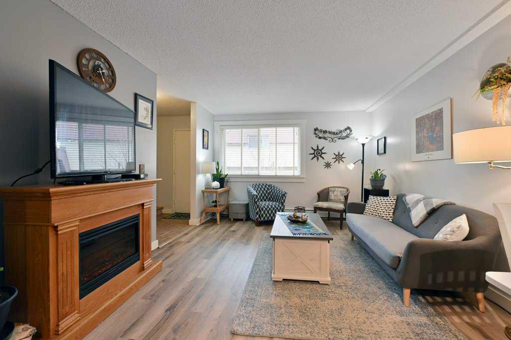 5-7740 Hunterview Drive NW, Calgary, AB, T2K 5C9 photo 2