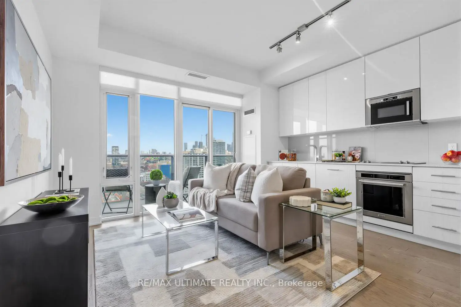 330 Richmond Street 2508