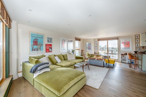 Frances Wharf E14