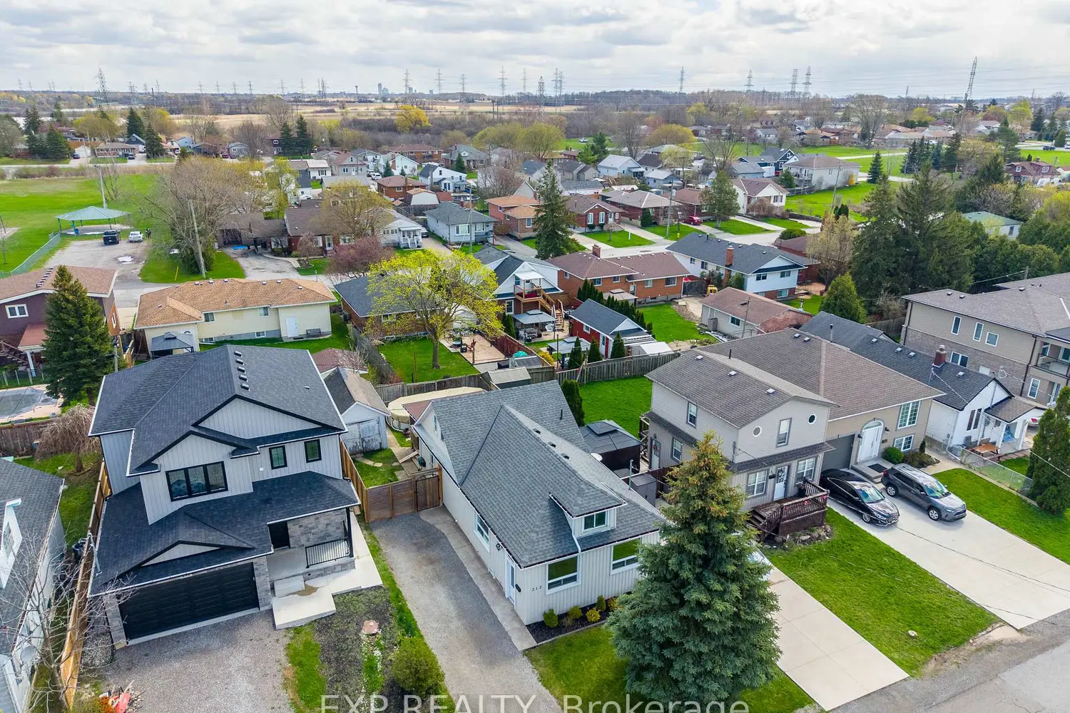 212 Morton Street photo 2