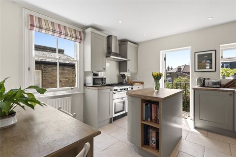 Ramsden Road, London SW12