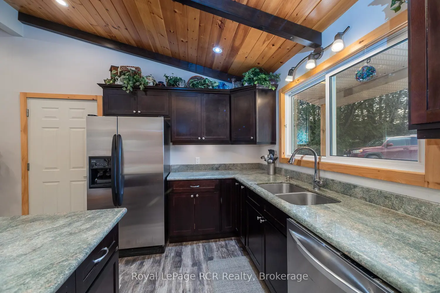 Additional image 10 of 492963 Southgate Road 49