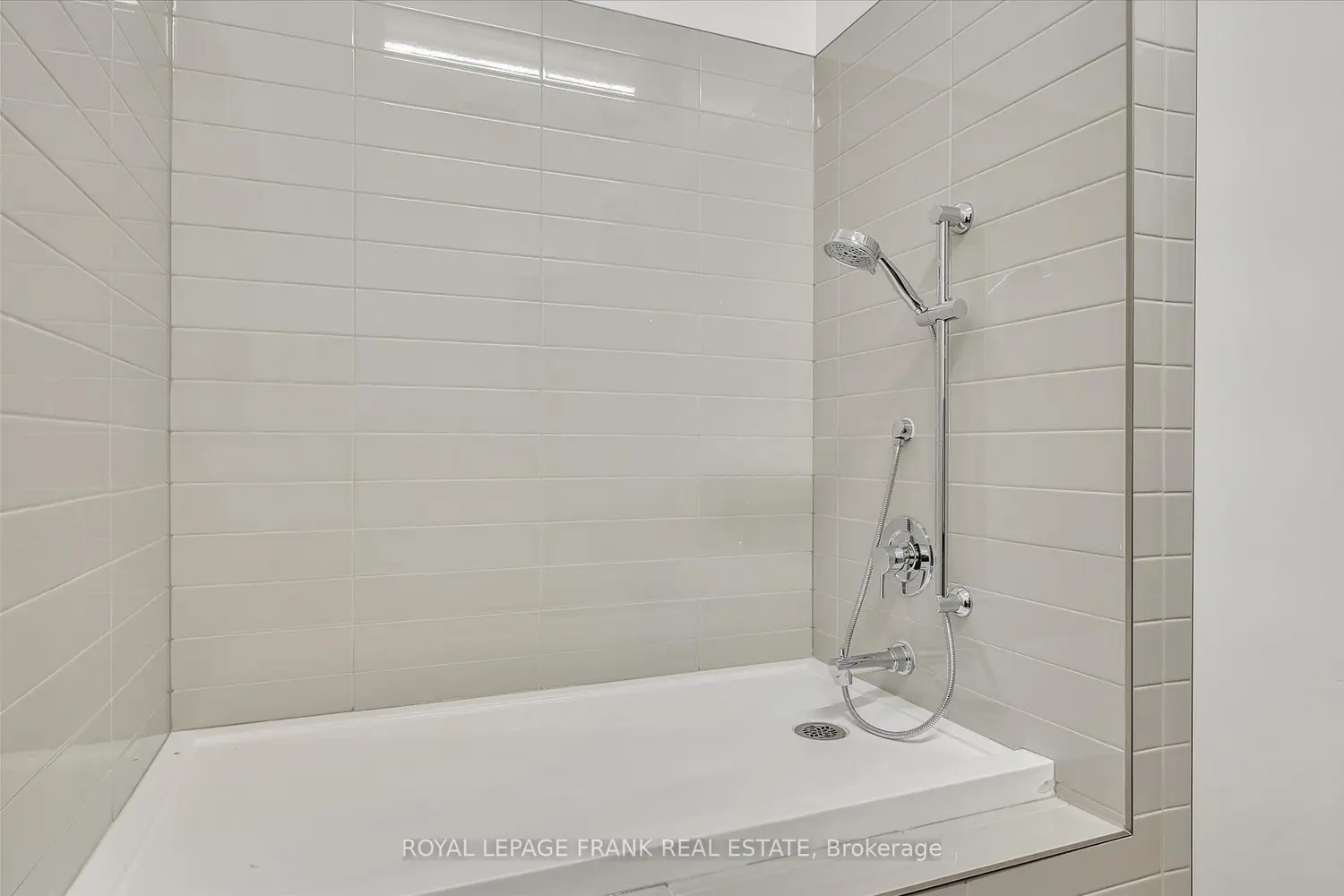 Additional image 18 of 195 Hunter Street 902