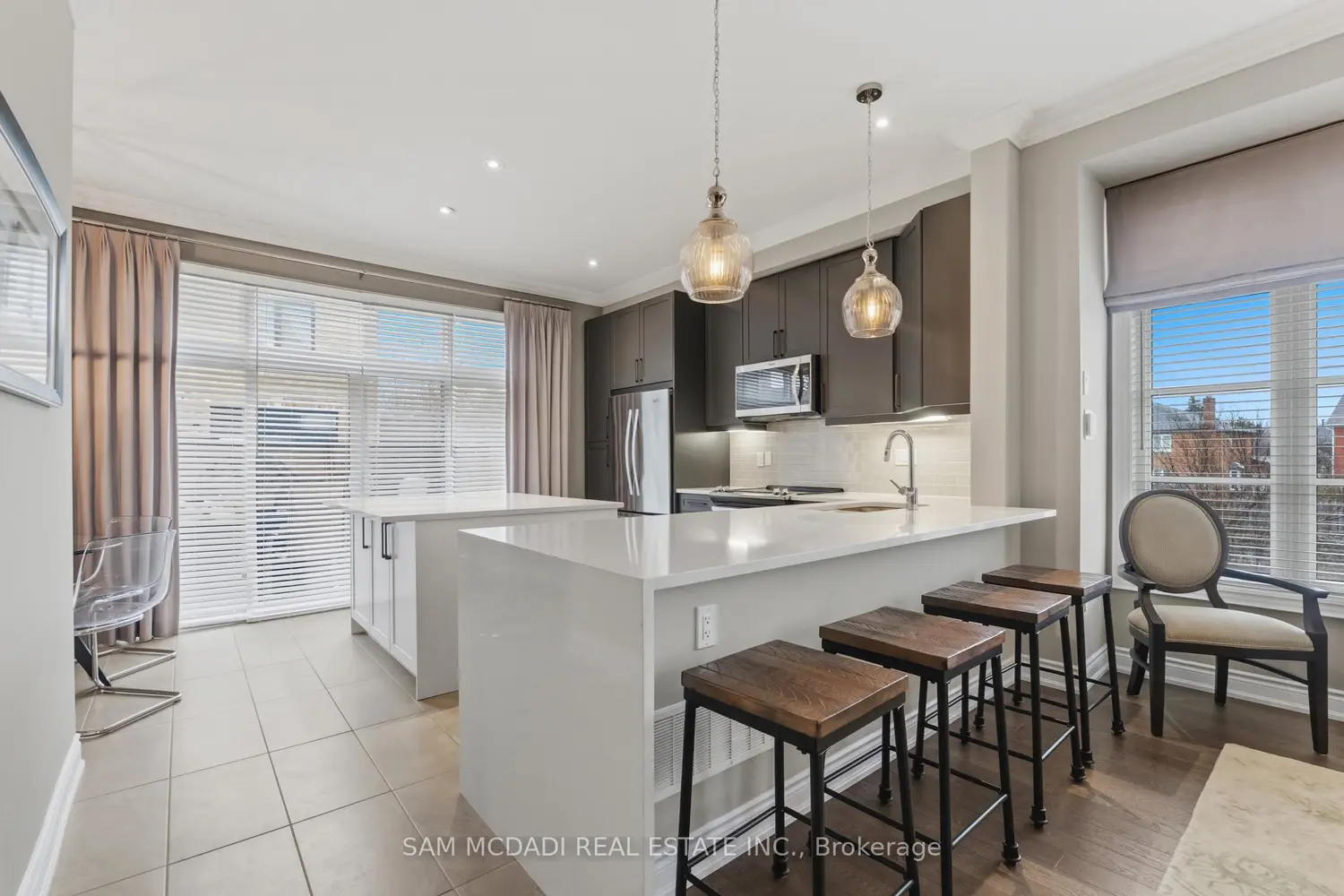 Additional image 8 of 2029 Queensborough Gate