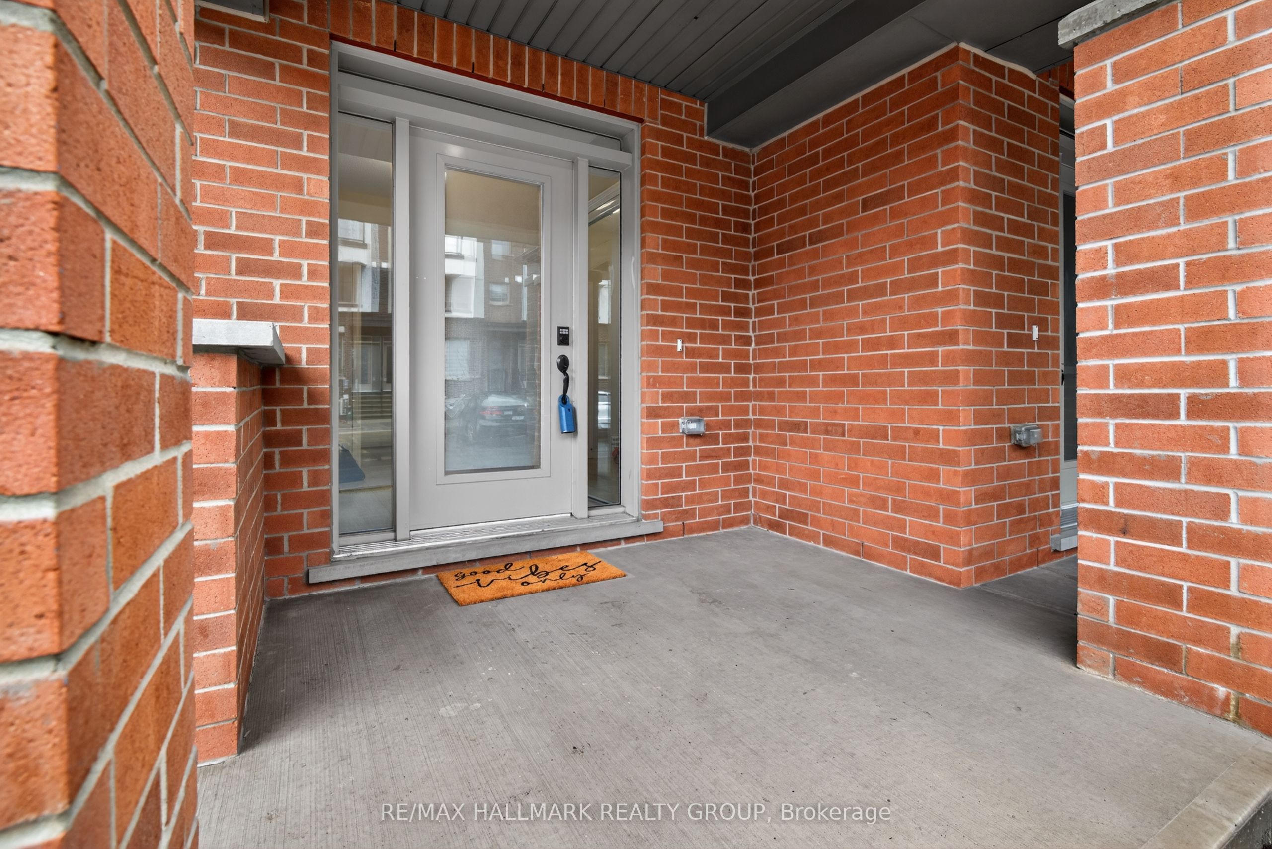 Additional image 2 of 805 Kiniw Private, Ottawa, ON, K1K 4Z4