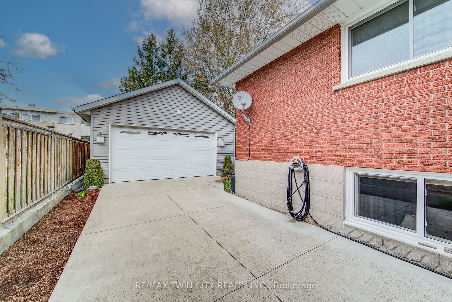 Additional image 4 of 18 Queenston Crescent, Kitchener, ON, N2B 2V5