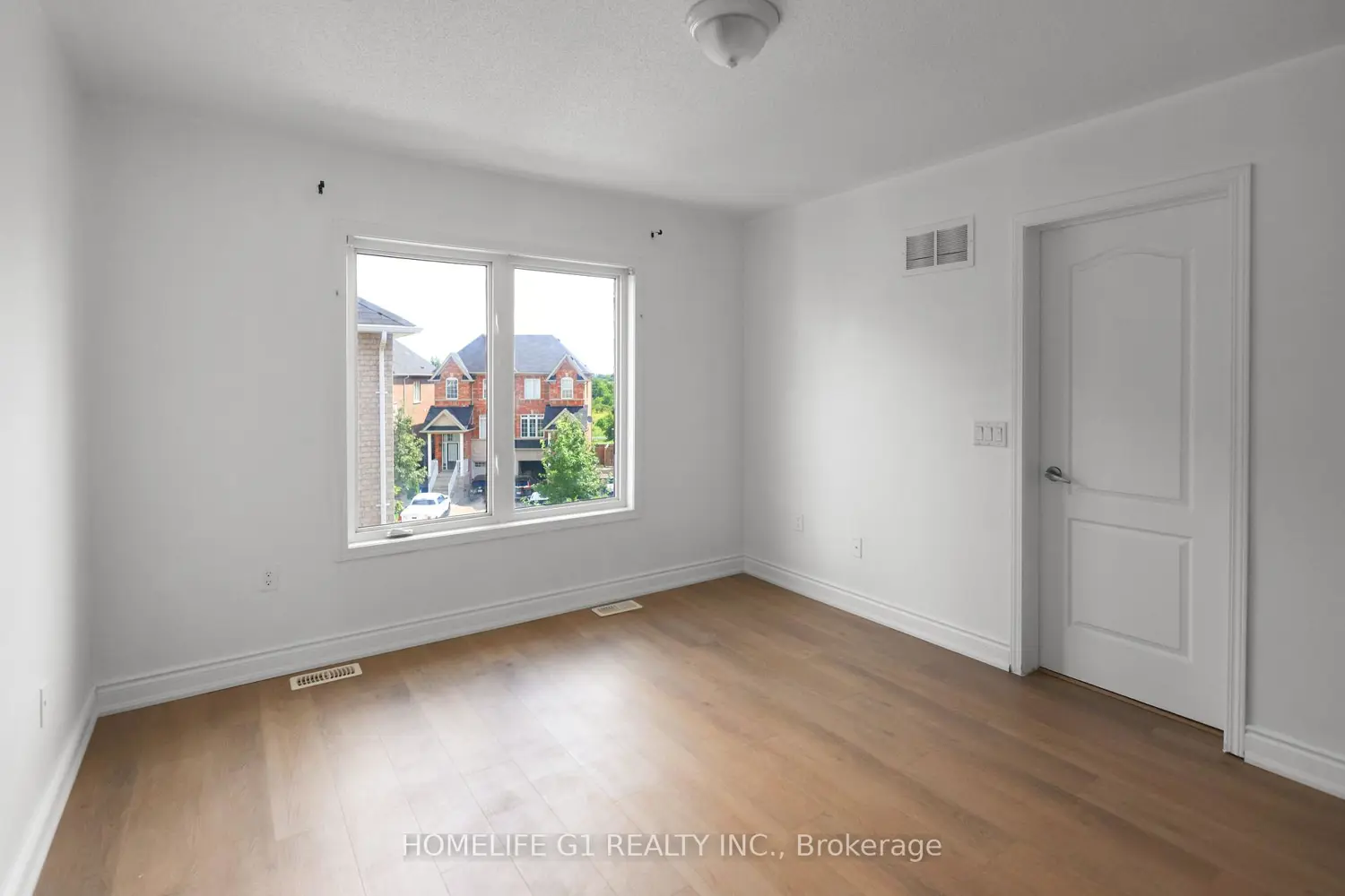 Additional image 10 of 35 Harpreet Circle