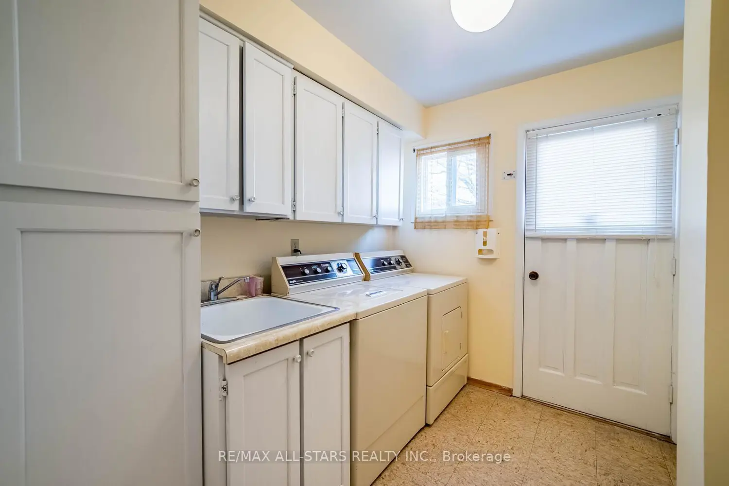 Additional image 8 of 57 Gloxinia Crescent