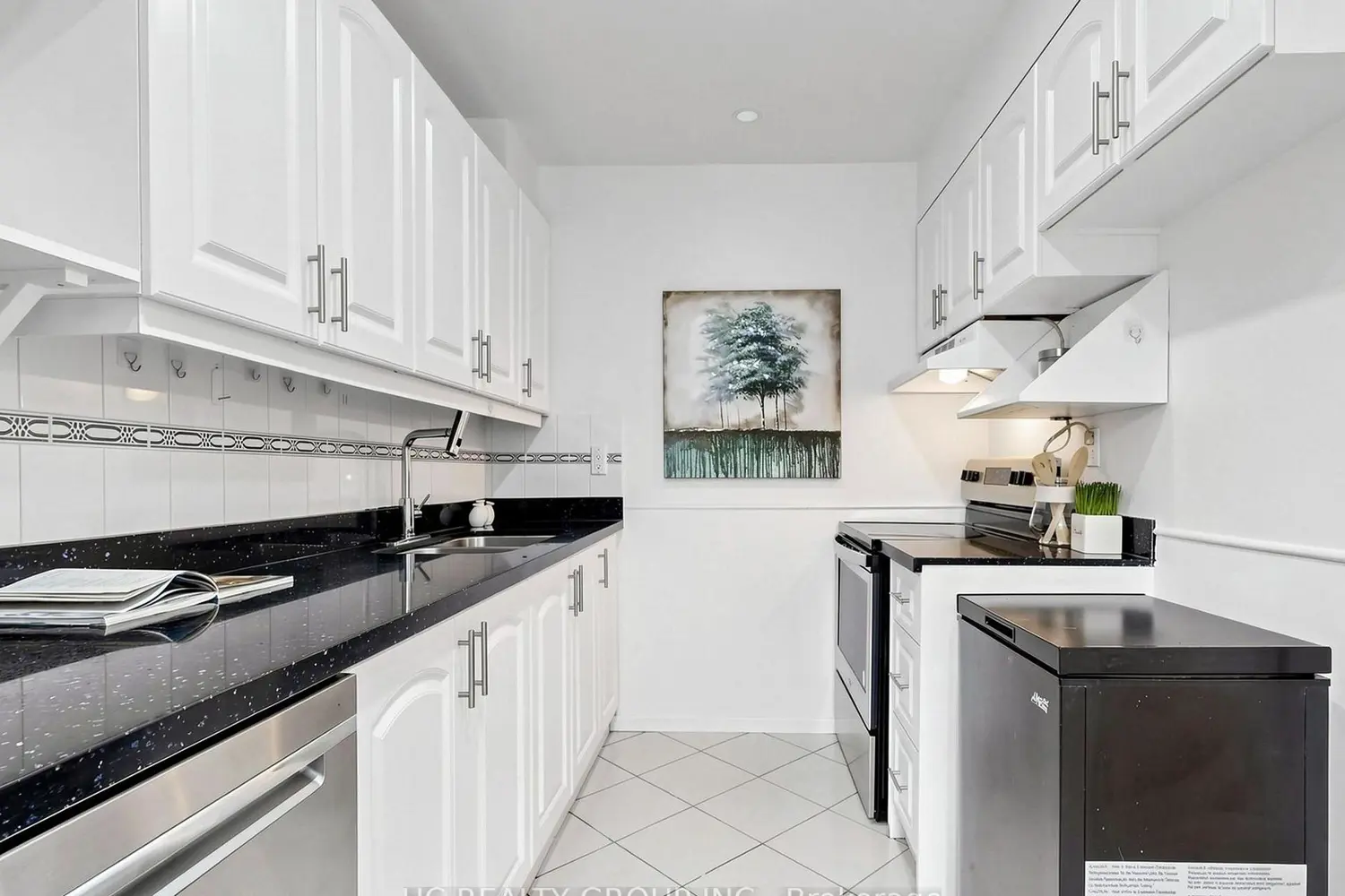 Additional image 10 of 1742 John Street 36