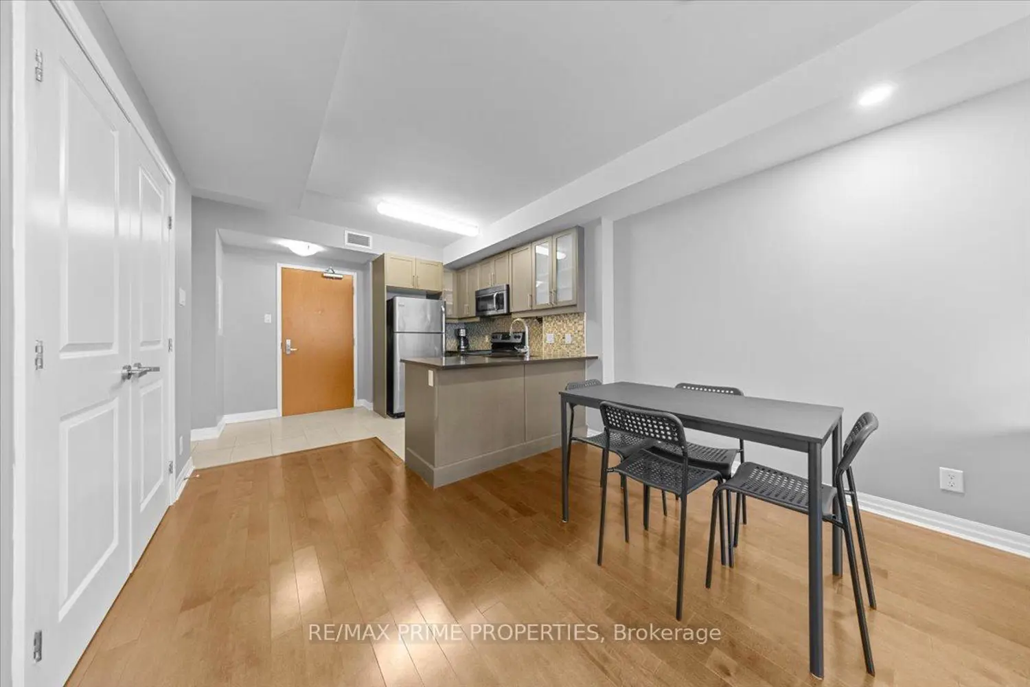 242 Rideau Street 2107 photo 3