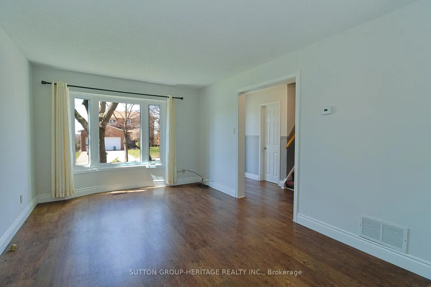 159 Melissa Crescent photo 3