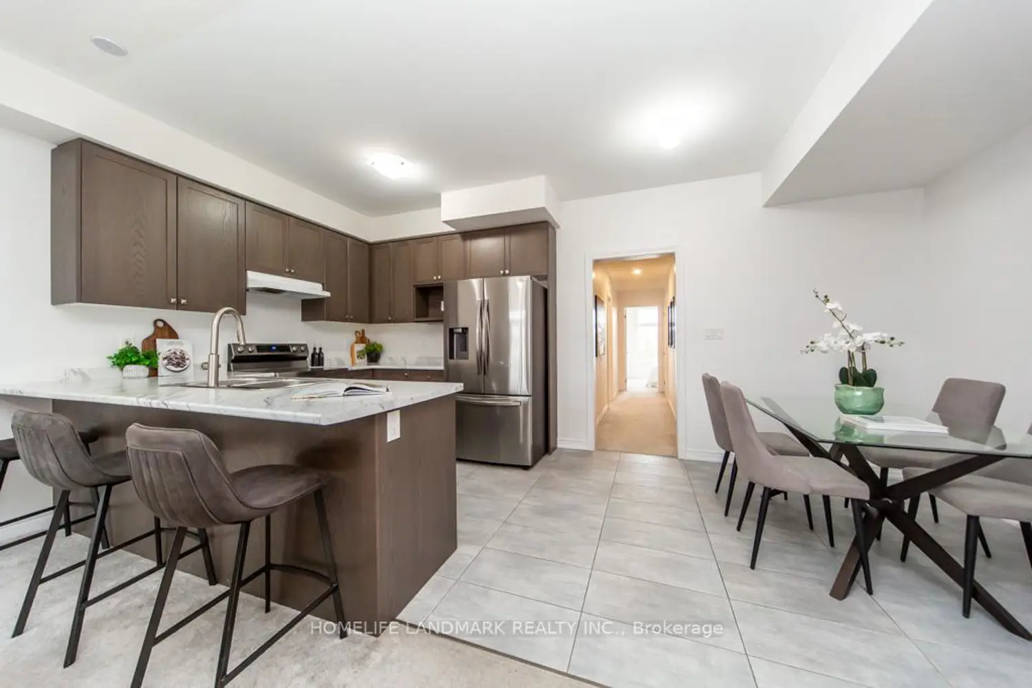 1126 Baltic Lane photo 4