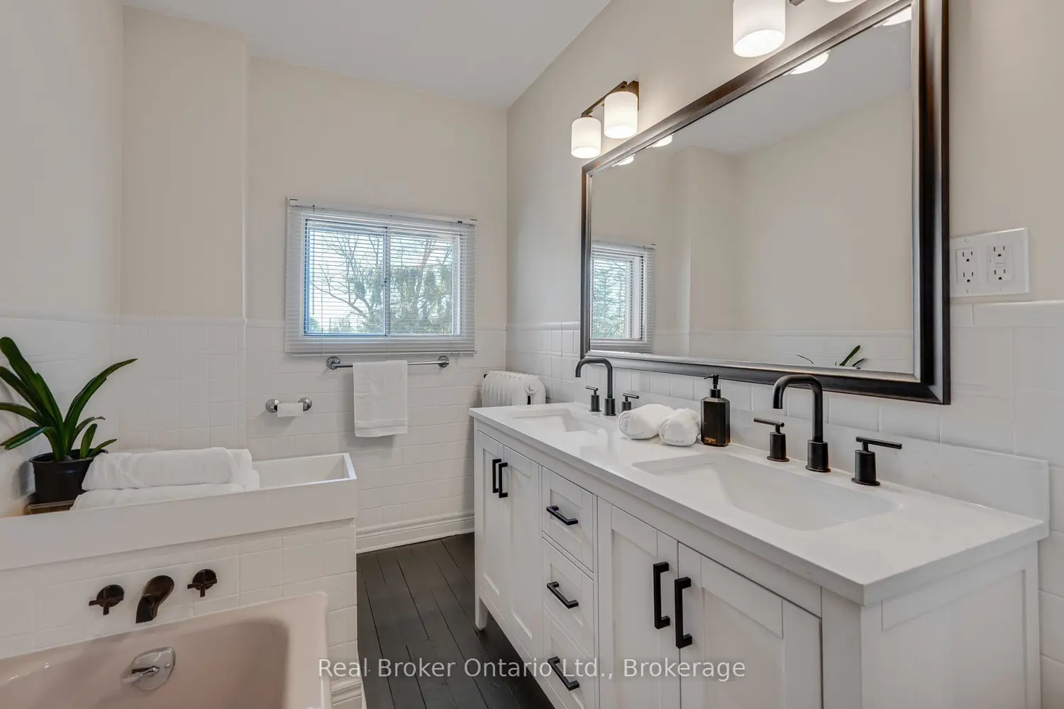 Additional image 12 of 739 Colborne Street
