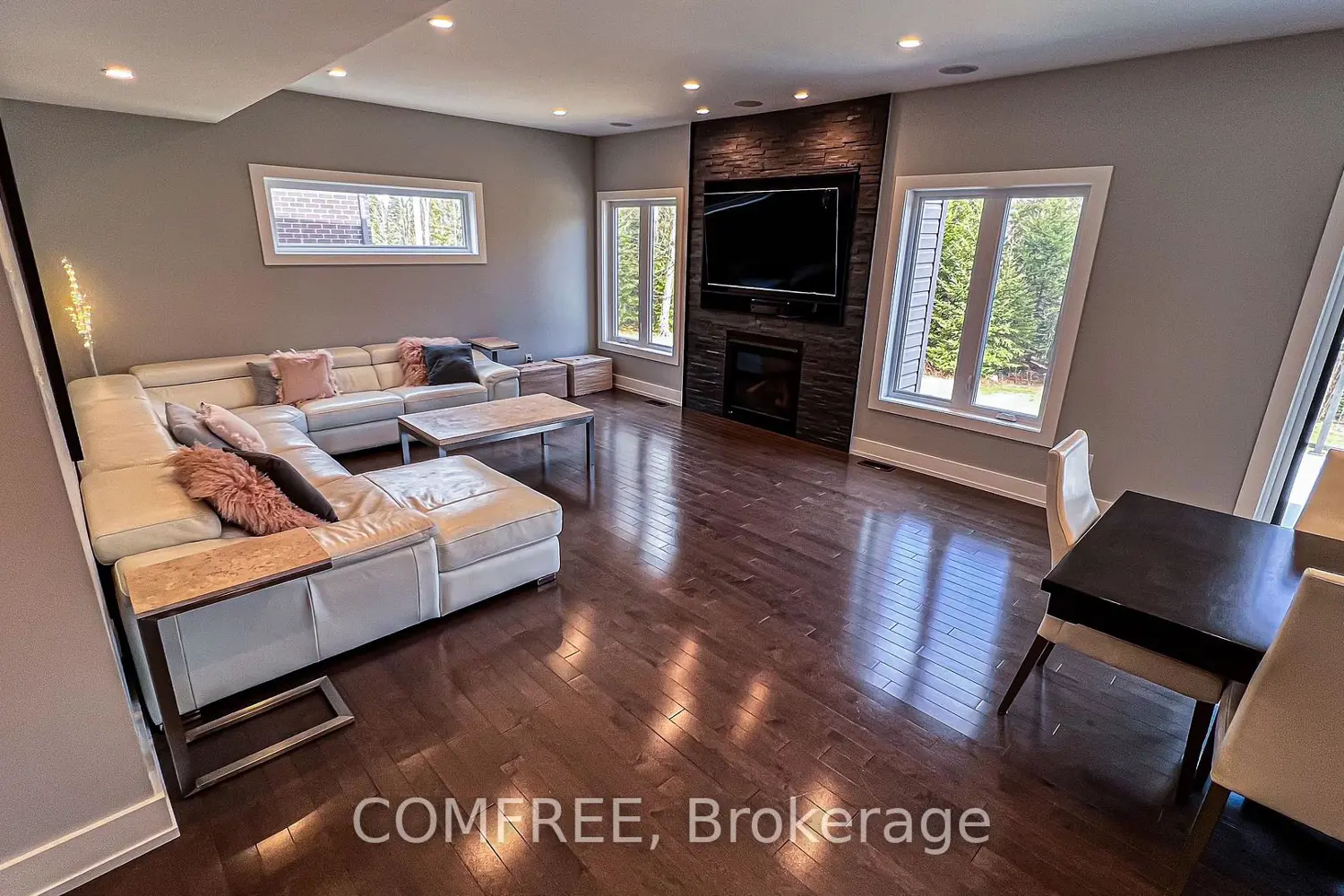 421 Pearce Street photo 5