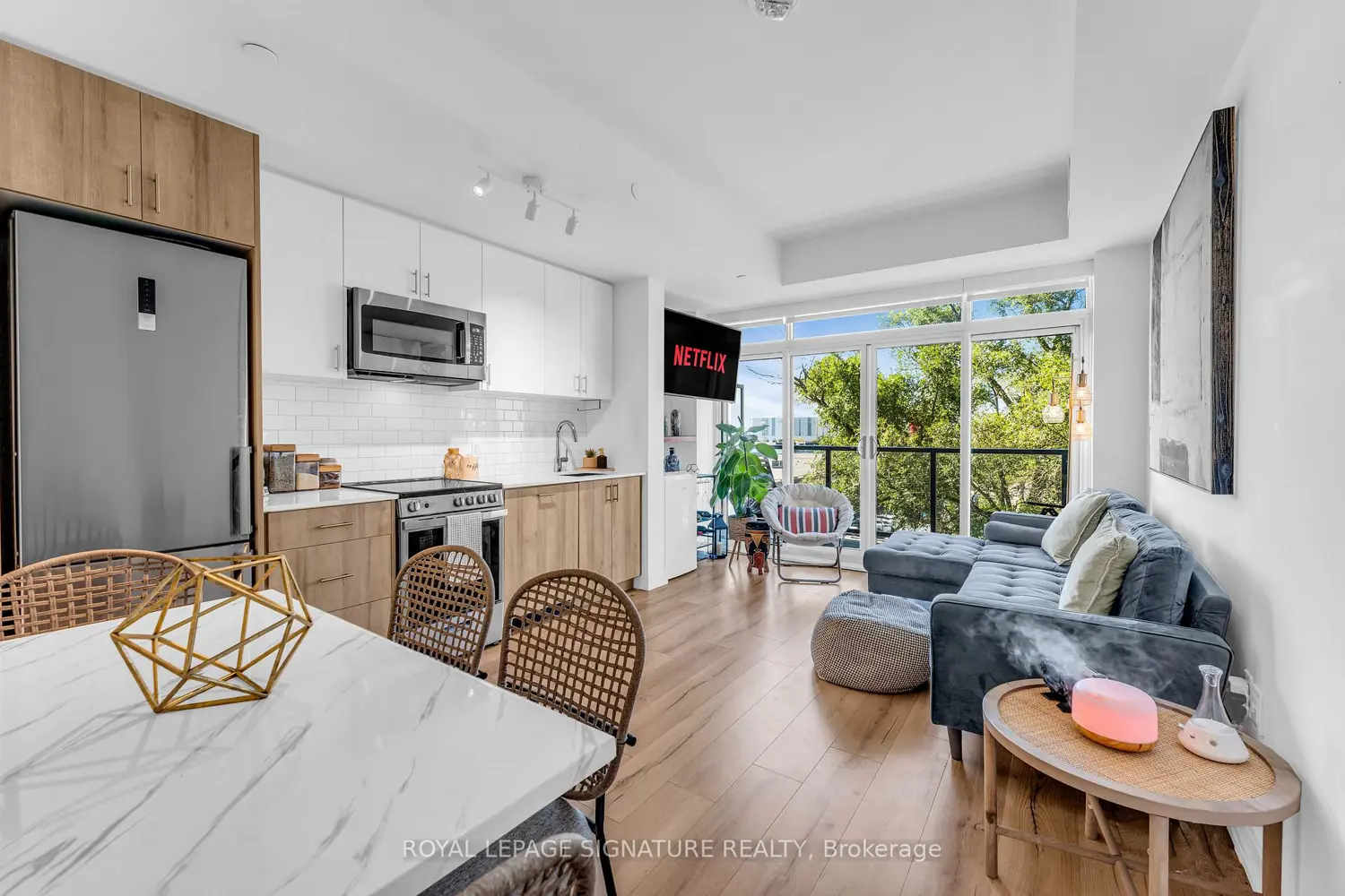 Additional image 18 of 1195 The Queensway 317