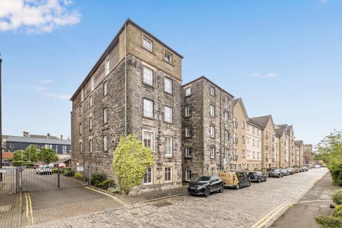 18/4 Tower Street, The Shore, Edinburgh EH6