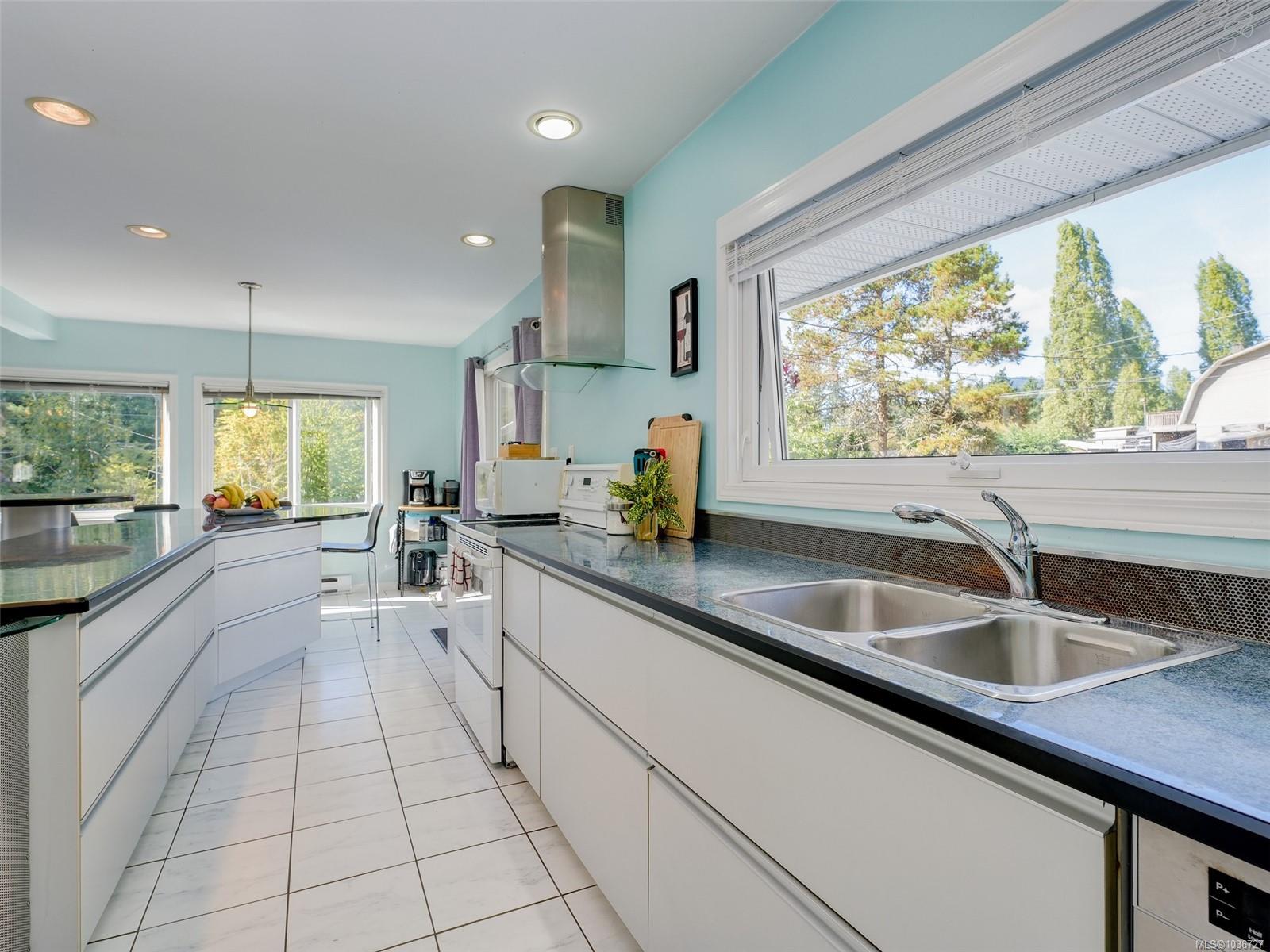 Additional image 4 of 1021 Tatlow Road, North Saanich, BC, V8L 5P3