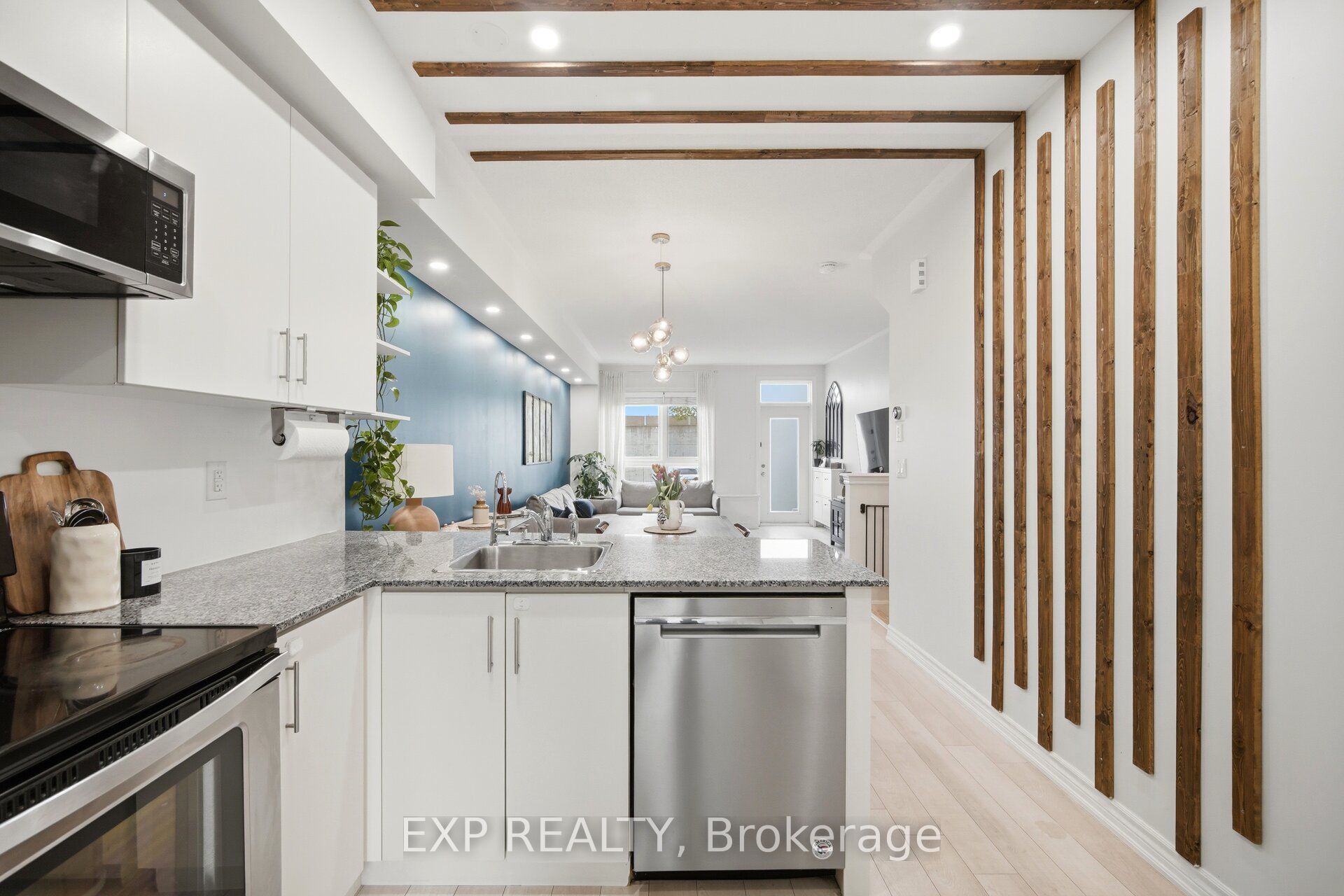 Additional image 6 of 2-110 Caledonia Park Road, Toronto, ON, M6H 0B2