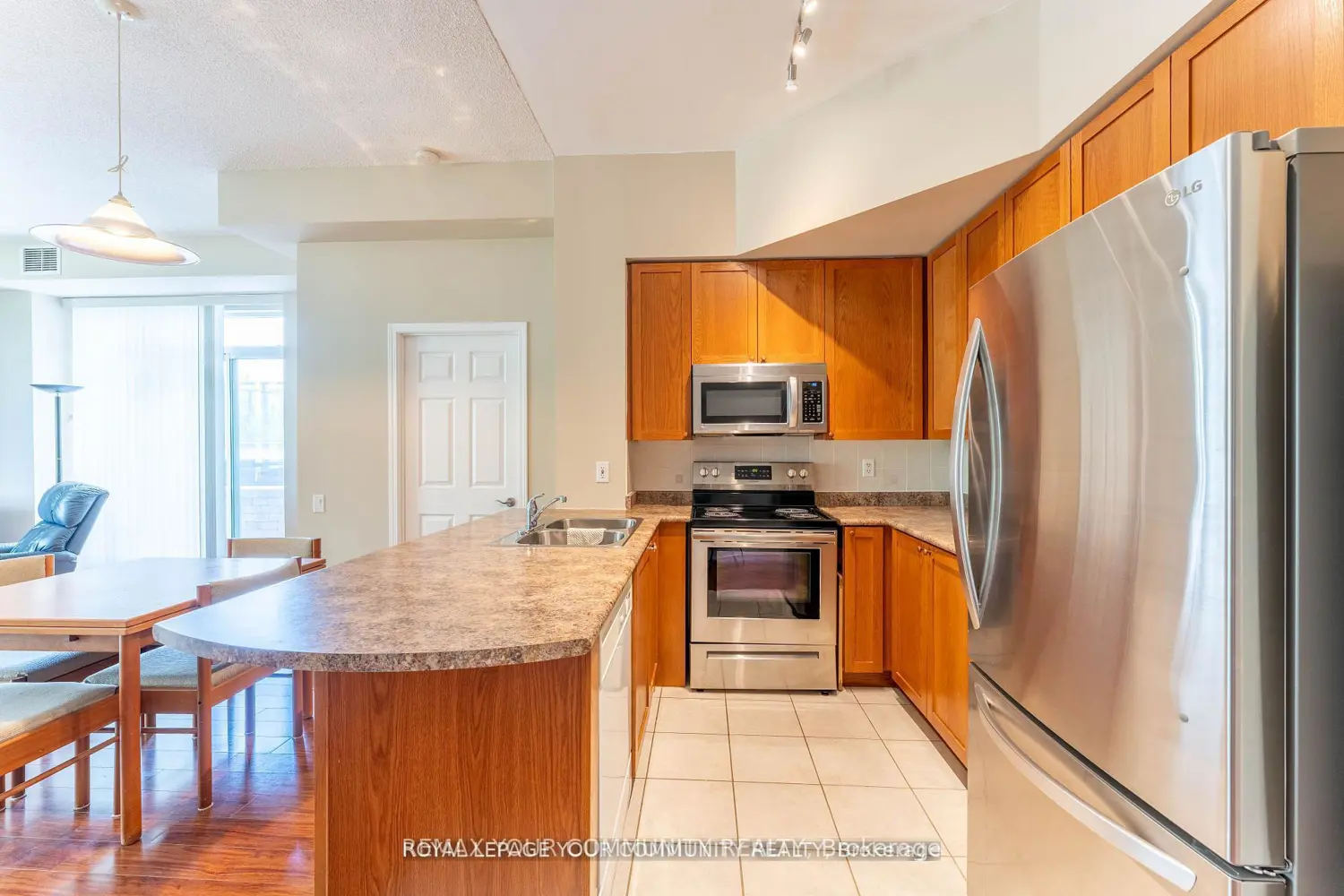 Additional image 9 of 11121 Yonge Street 110