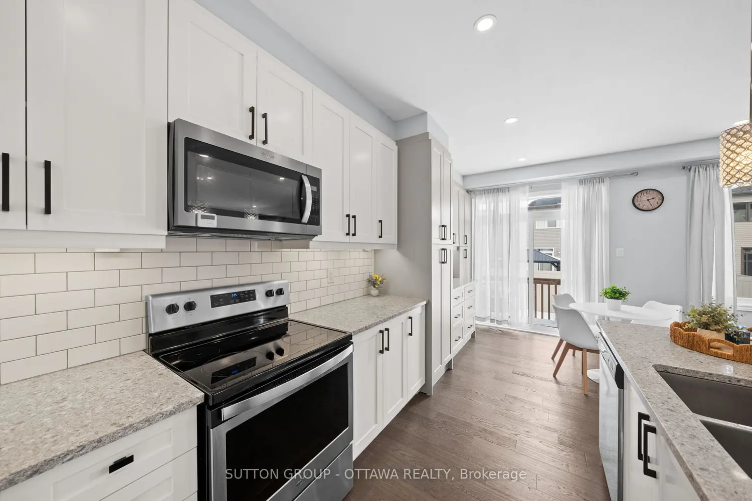Additional image 5 of 1013 Manege Street