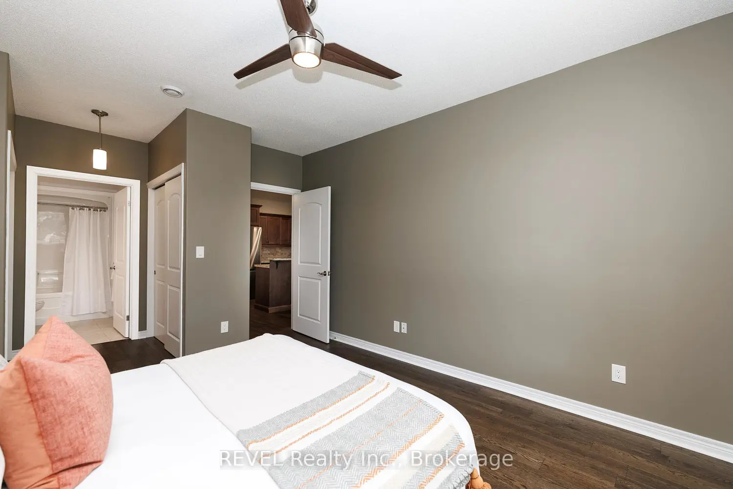 Additional image 11 of 2799 St. Paul Avenue 212