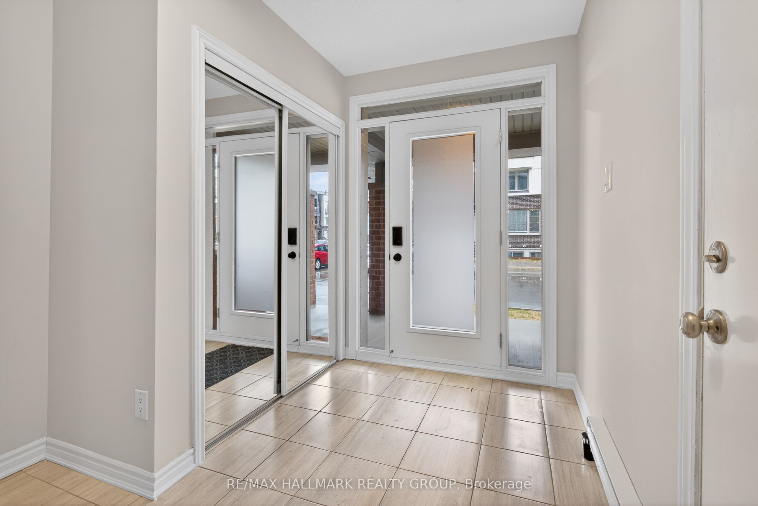 Additional image 3 of 805 Kiniw Private, Ottawa, ON, K1K 4Z4