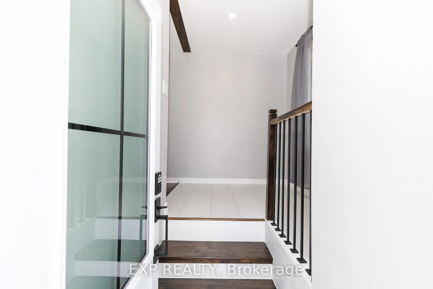 212 Morton Street photo 4