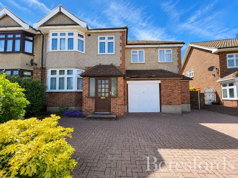 Hacton Lane, Hornchurch RM12