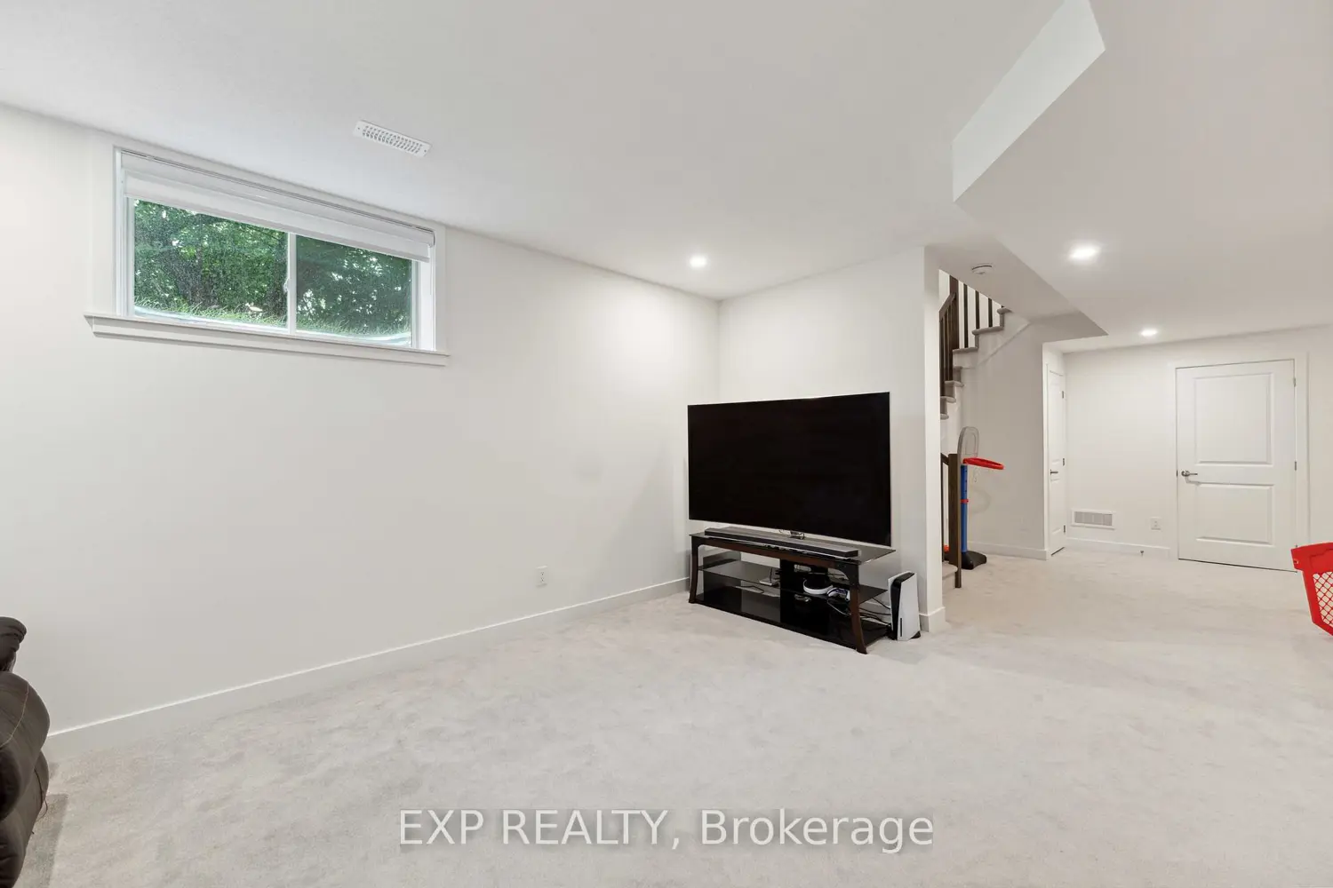 Additional image 20 of 748 Ovation Grove