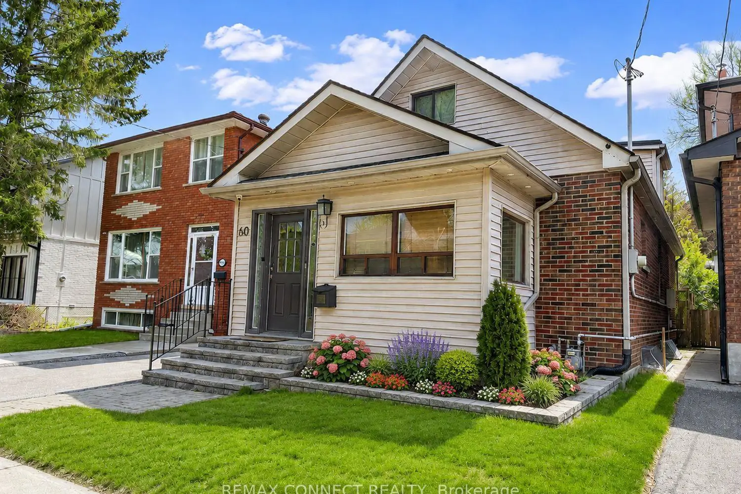 60 Woodbury Road