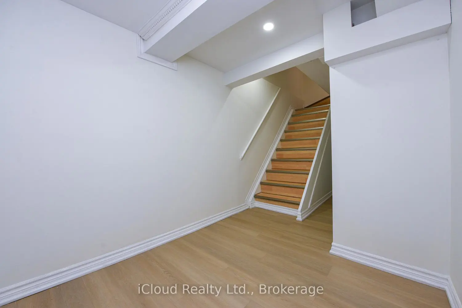 Additional image 18 of 400 Mississauga Valley Boulevard 88