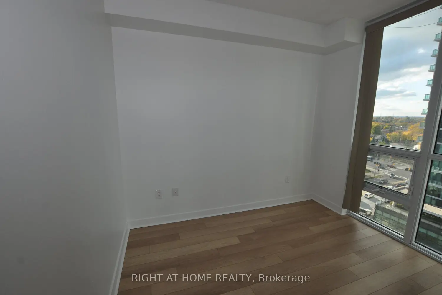 Additional image 4 of 3975 Grand Park Drive 909