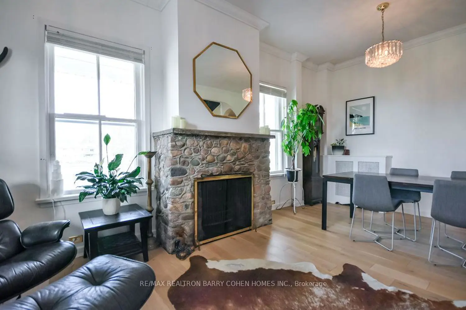 8 Lakeshore Road photo 3
