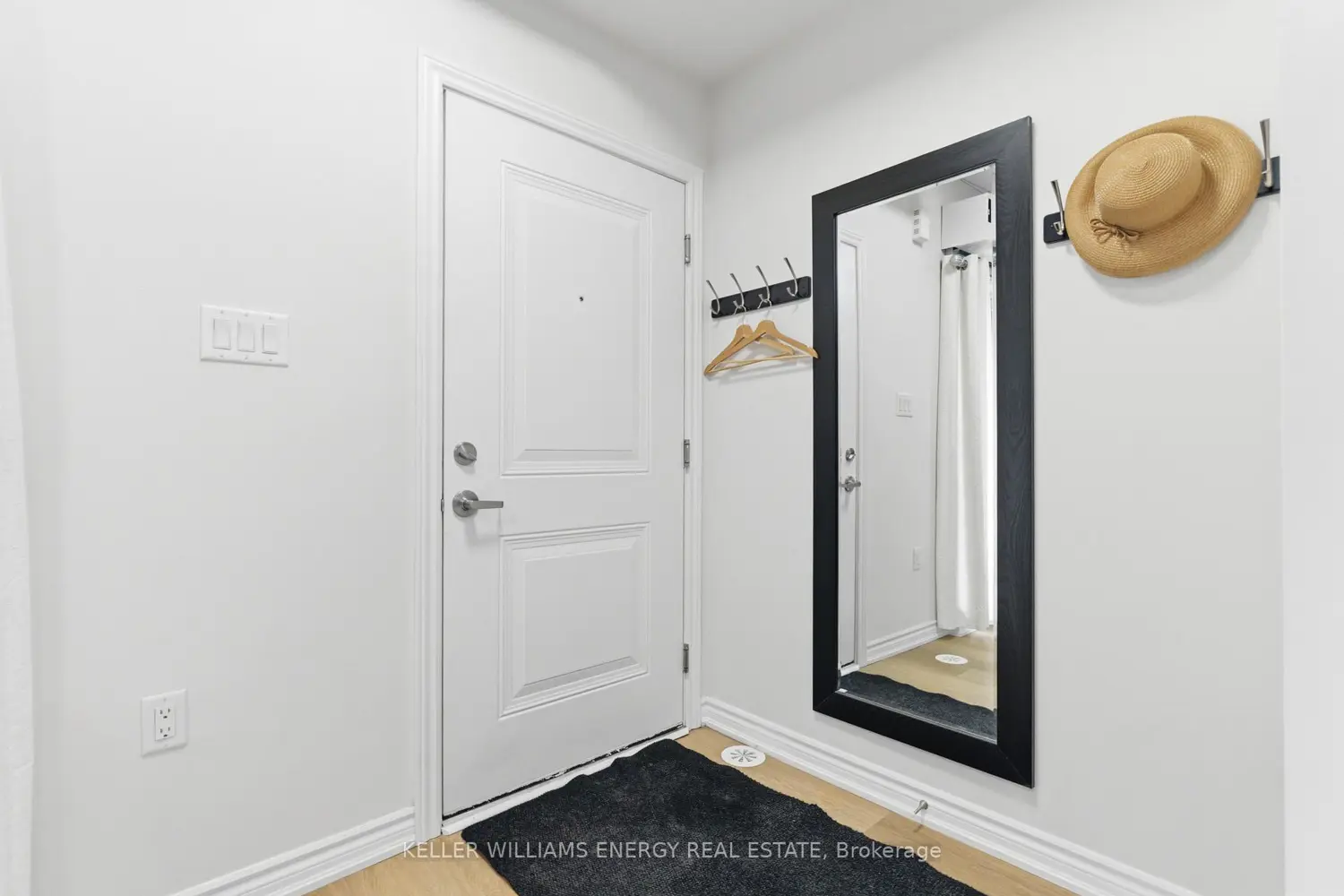 475 Beresford Path 7 photo 2