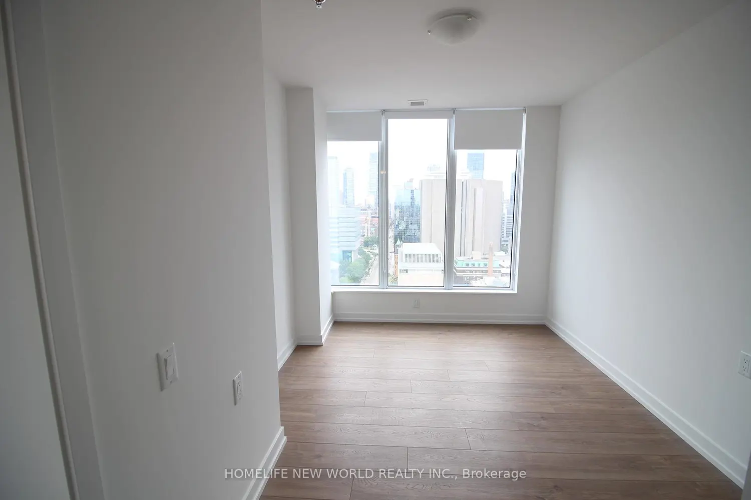 Additional image 8 of 203 College Street 906