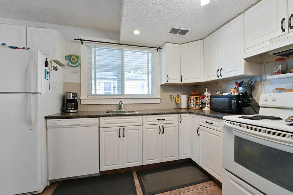 5-7740 Hunterview Drive NW, Calgary, AB, T2K 5C9 photo 5