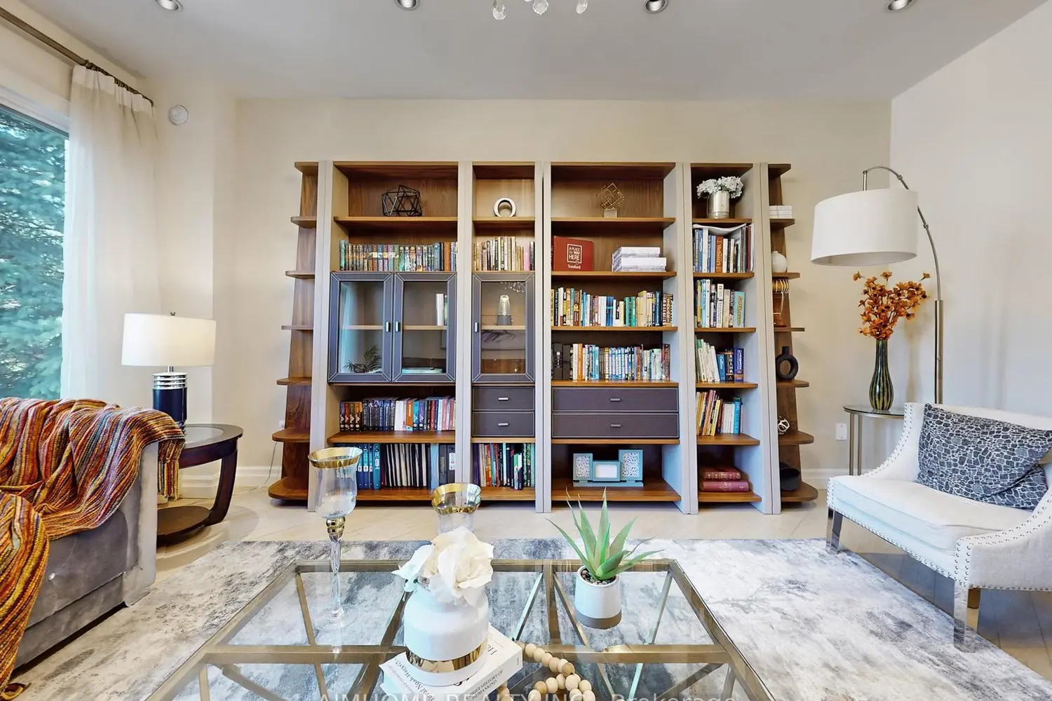 Additional image 3 of 145 Renaissance Court