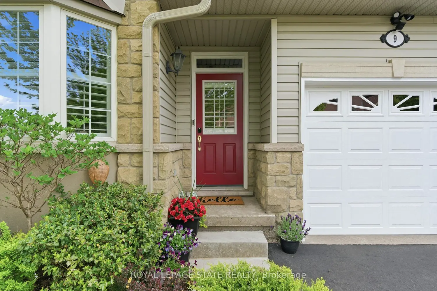212 Stonehenge Drive 9 photo 3